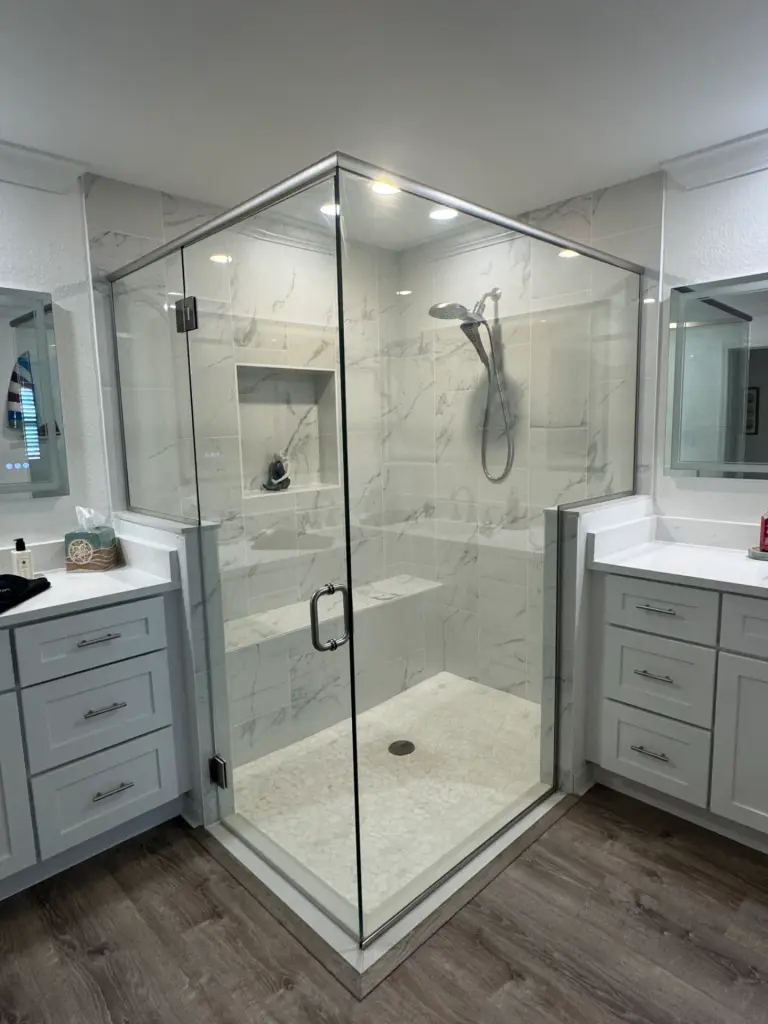 Modern Bathroom with Geometric Tile